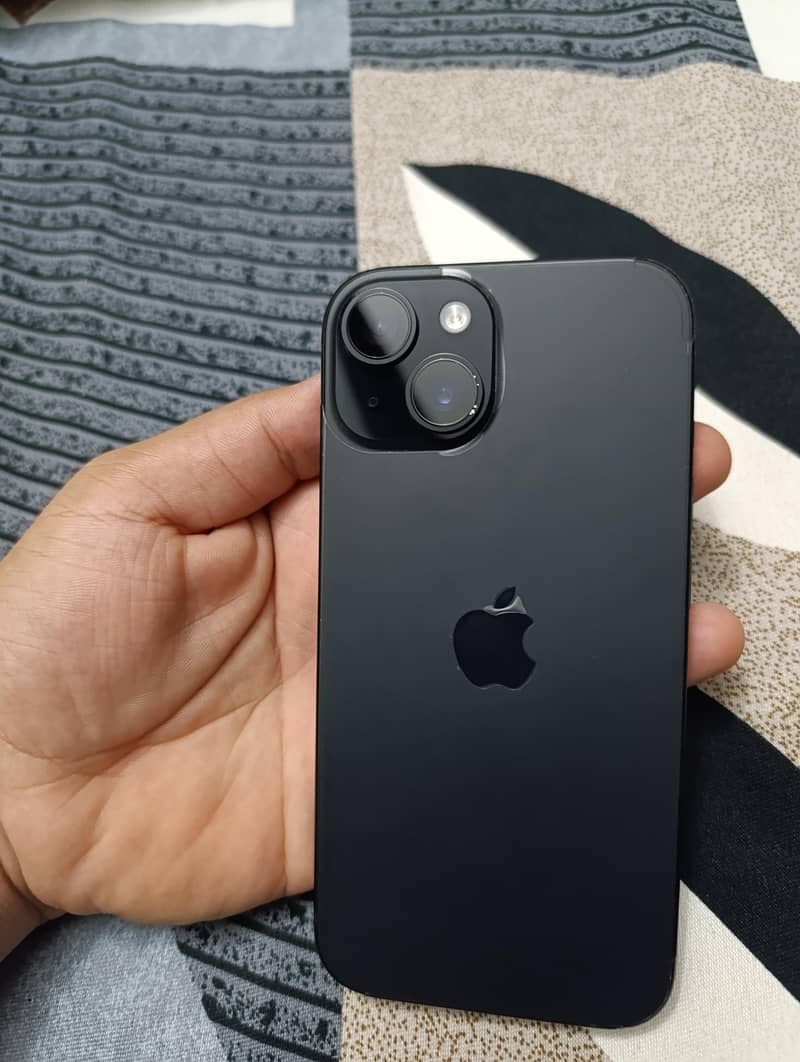 Apple iPhone 15 2