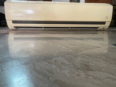 PEL 1.5 TON AC GOOD CONDITION