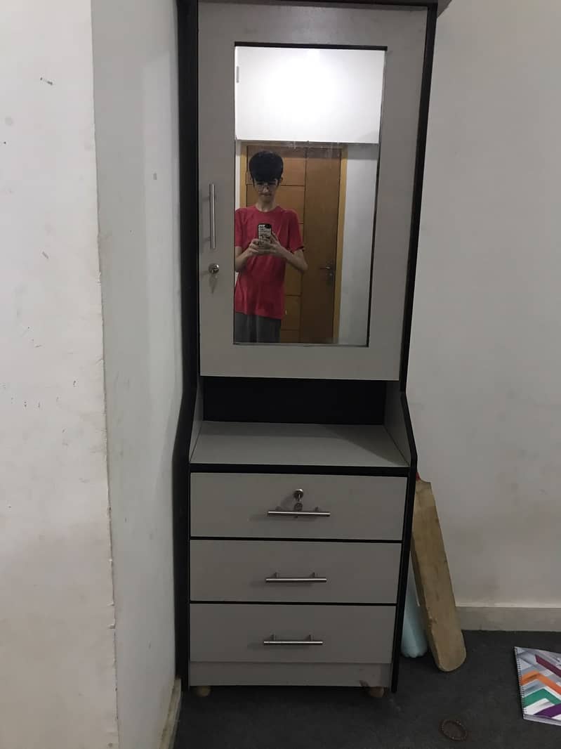 matteress,dressingtable,ironstand,studytable,printer,machine,wardrobe 2