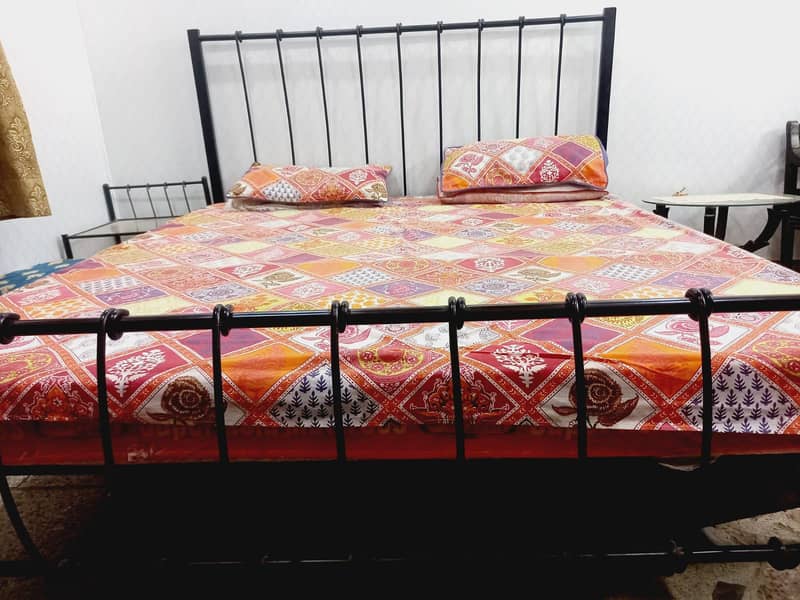 Iron Bed 0