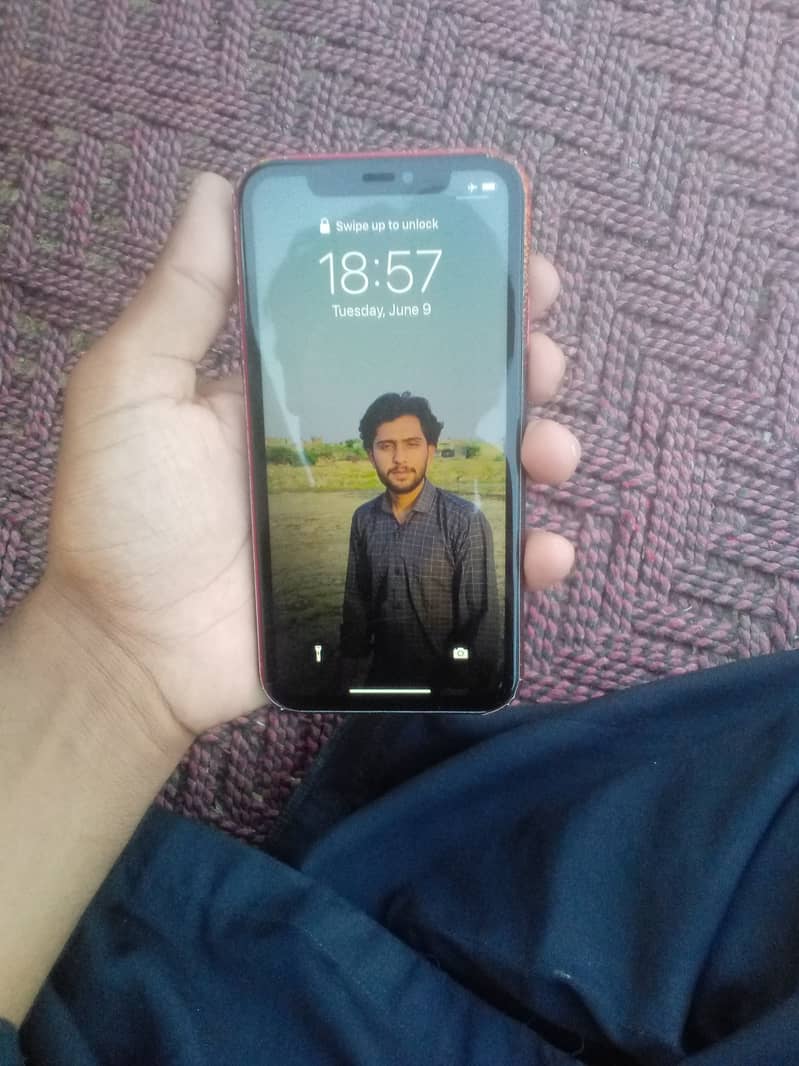 Apple iPhone 11 4