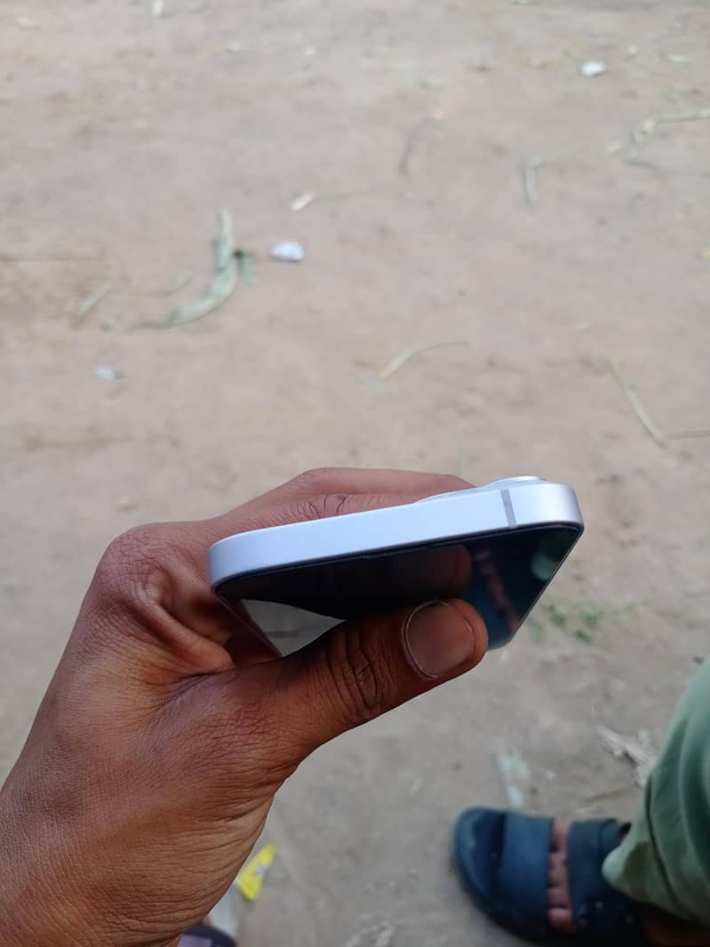Apple iPhone 14 6