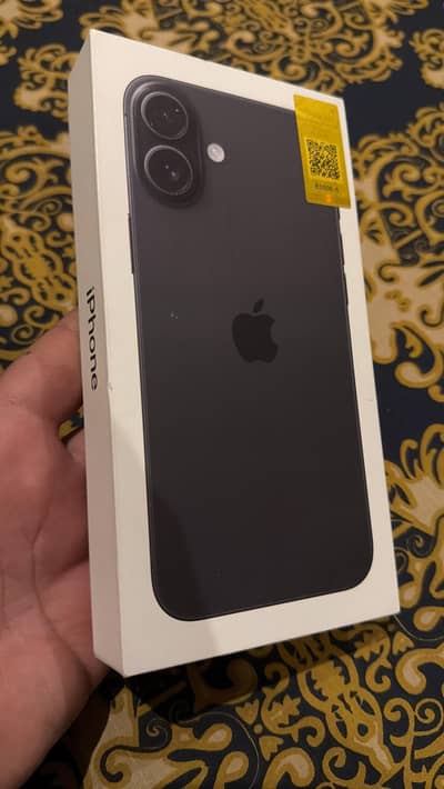 Apple iPhone 16 Plus 256 GB | box | brand new cable | 10 covers