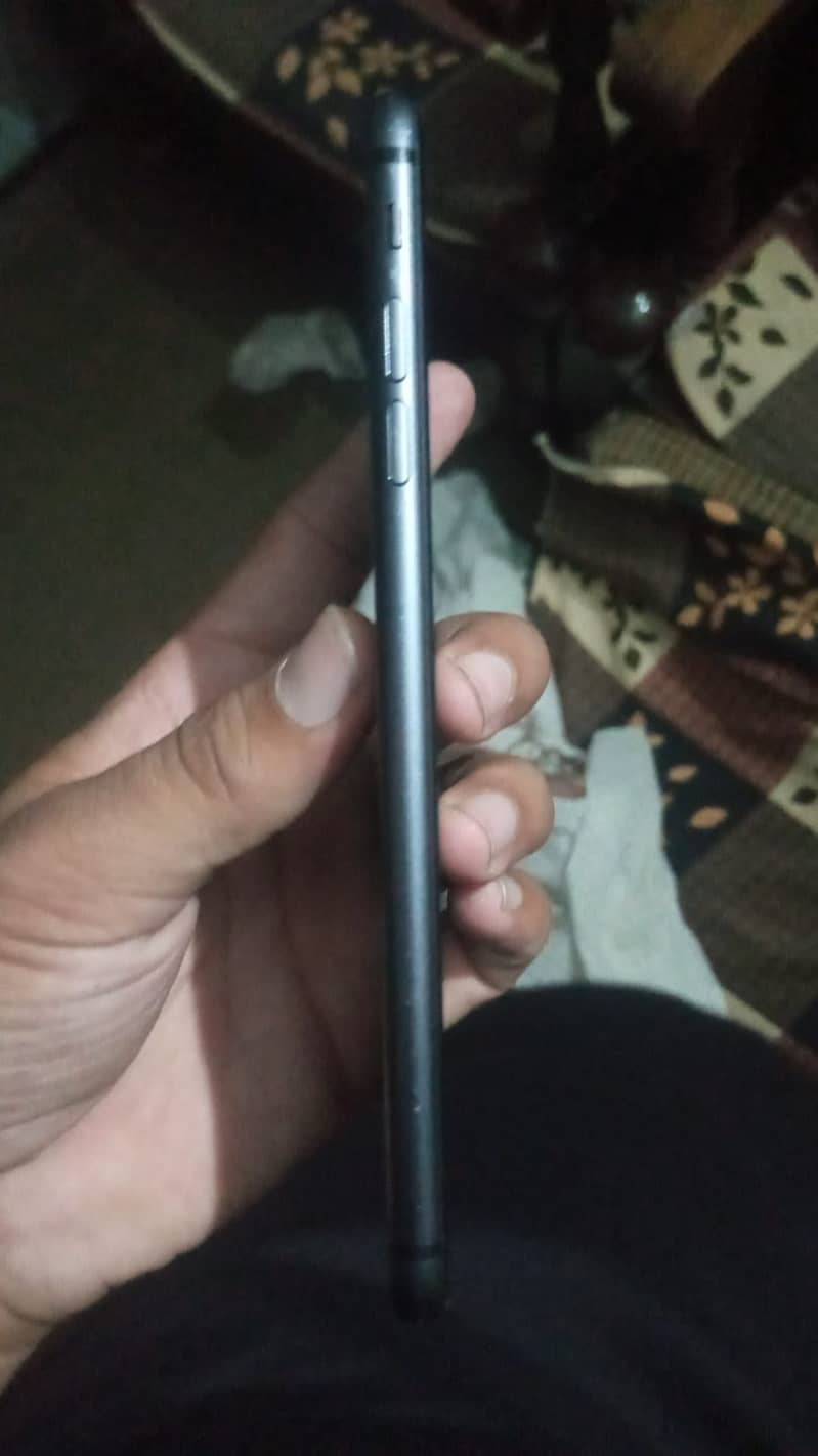 iPhone 8 Plus jv 3
