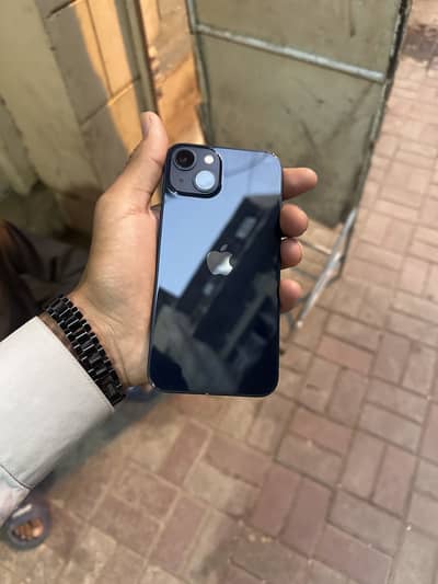 Apple iPhone 13