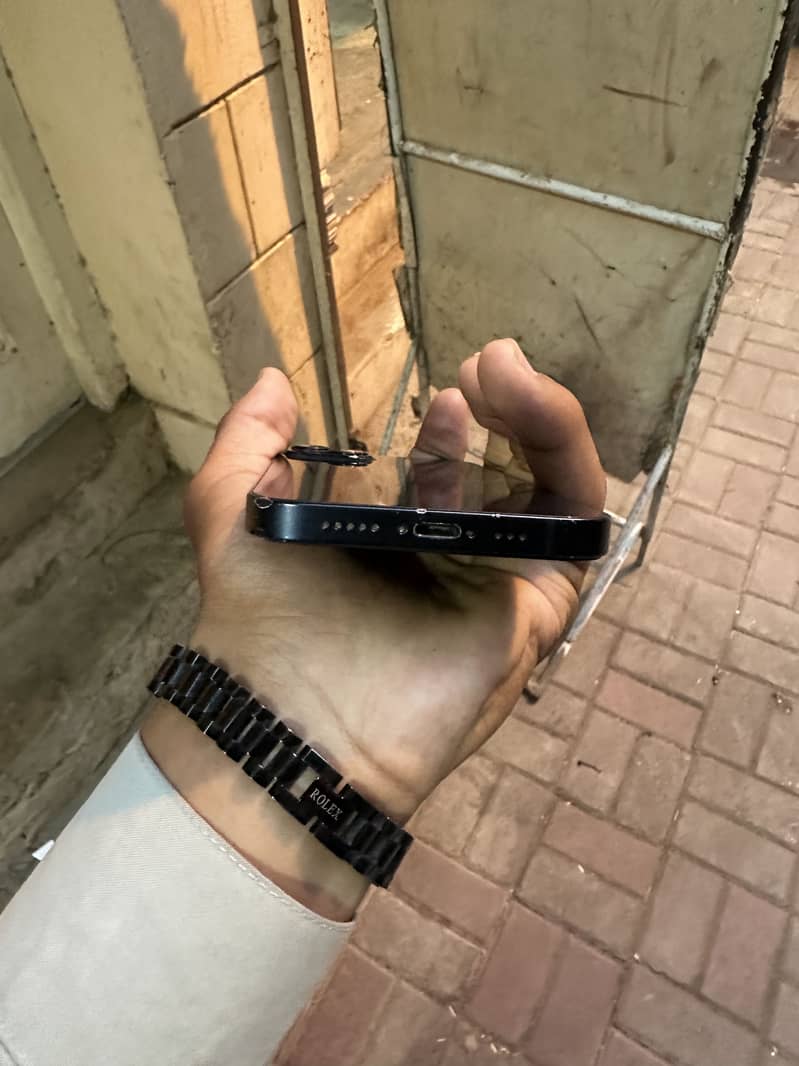 Apple iPhone 13 1