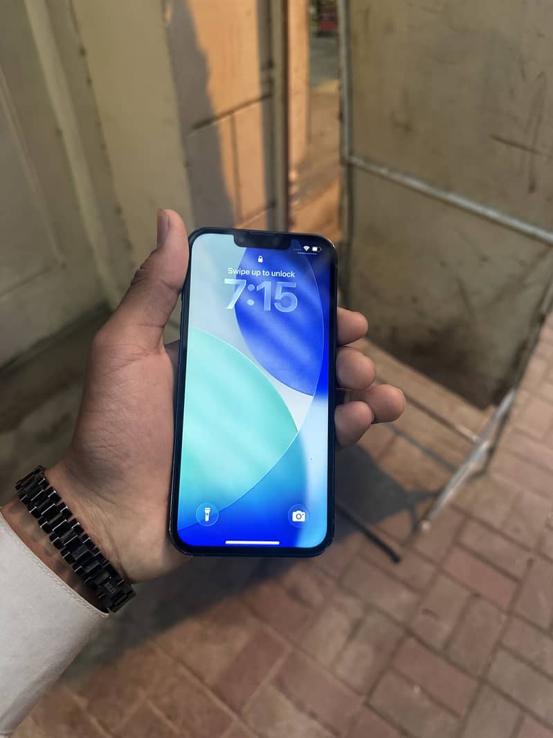 Apple iPhone 13 3