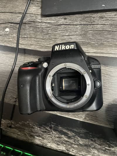 Nikon D3000 camera with lens new ha use nhi howa
