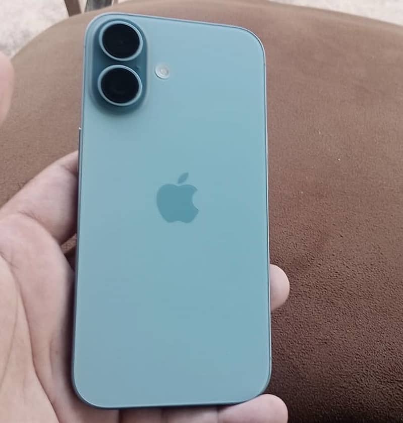 Apple iPhone 16 0