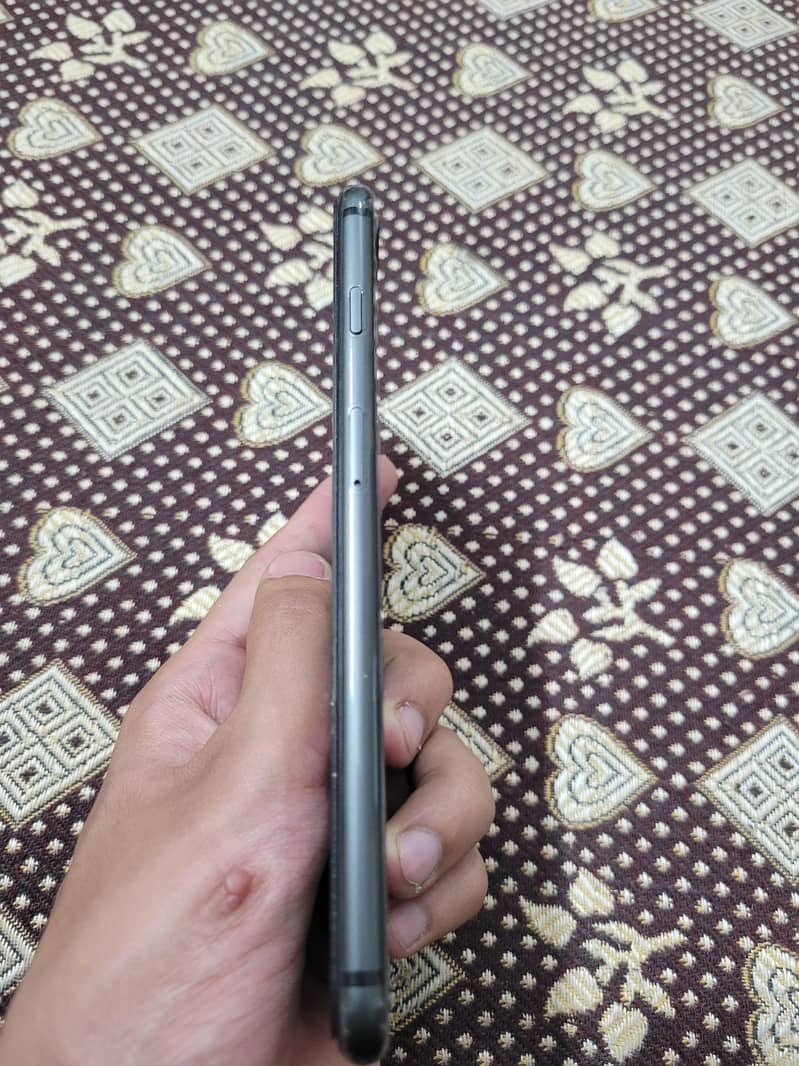 Apple iPhone 8 Plus 2