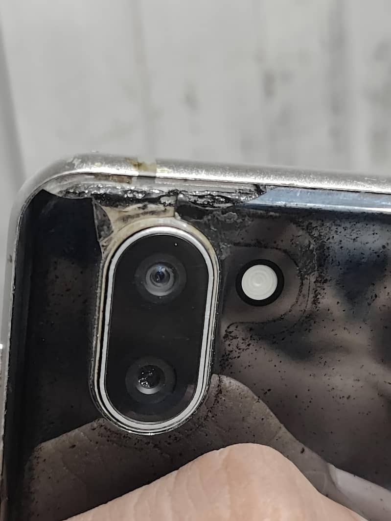 Sharp Aquos R3 1