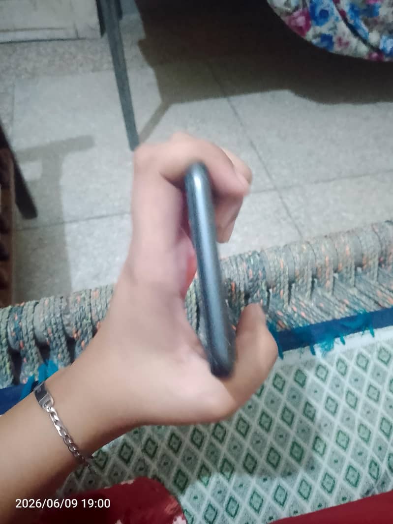 Apple iPhone 8 Plus 5