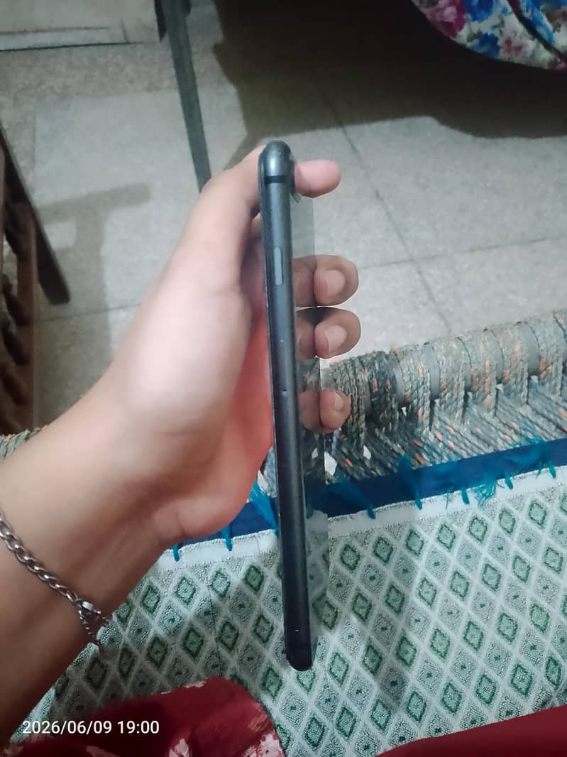 Apple iPhone 8 Plus 6
