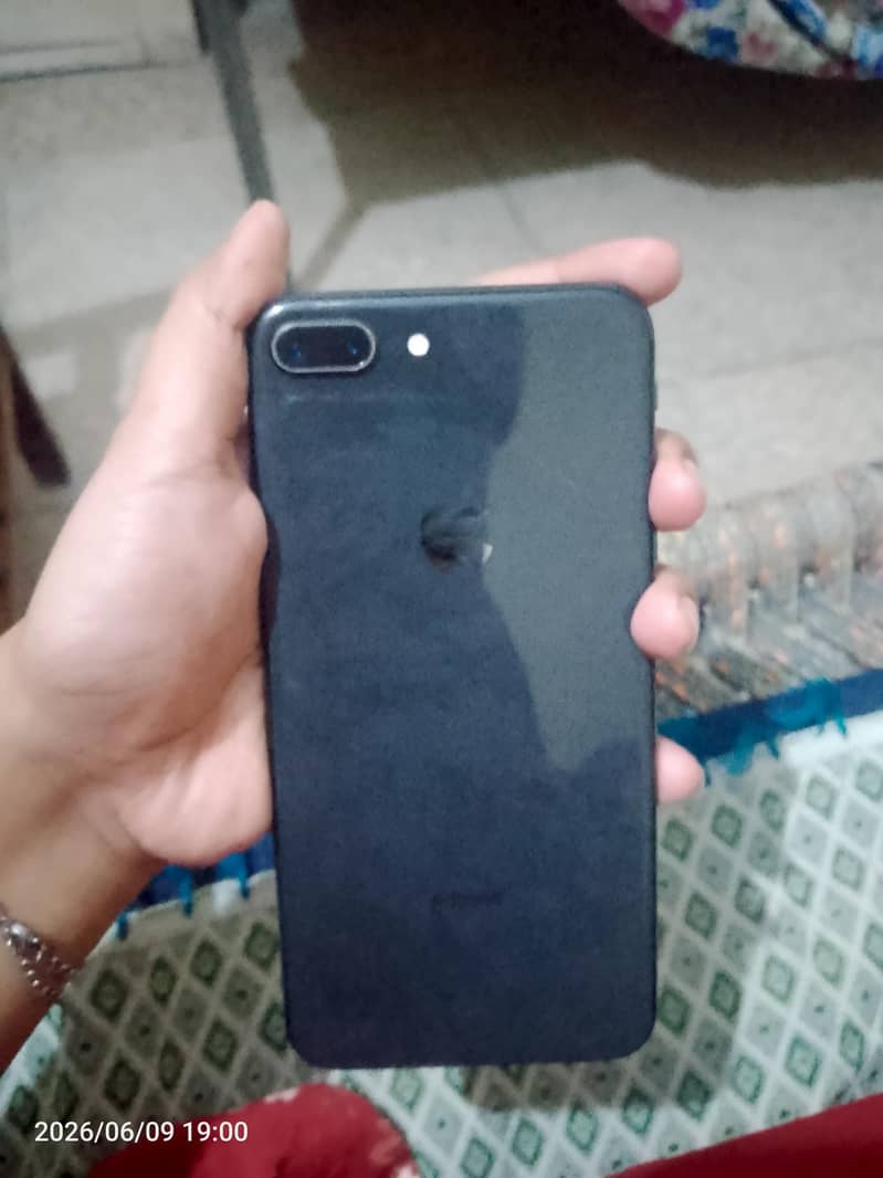 Apple iPhone 8 Plus 7