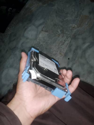 TOSHIBA 1TB HARD DRIVE. SATA