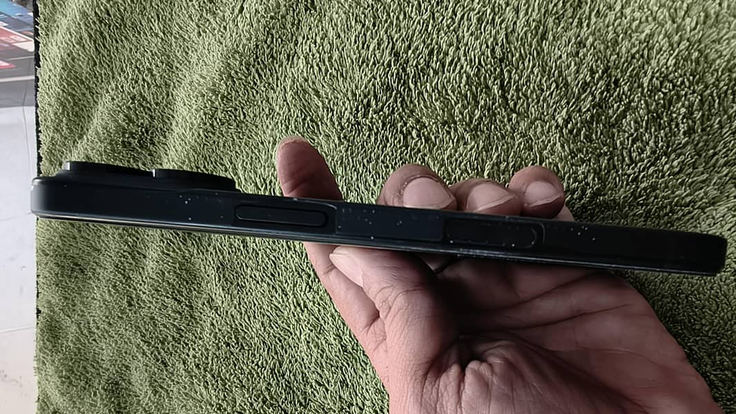 iPhone 16 JV 5