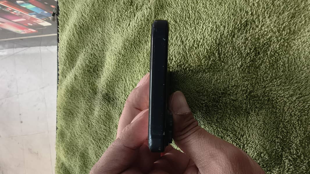 iPhone 16 JV 7