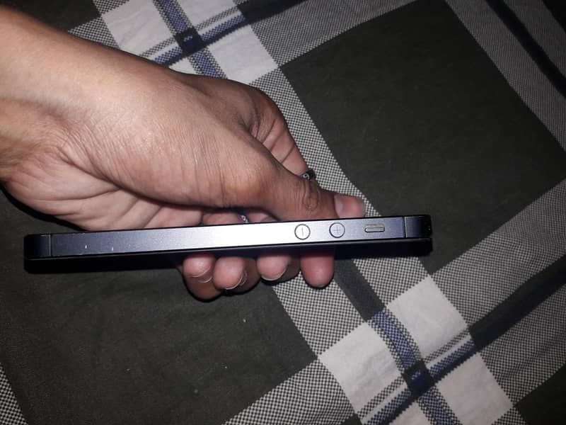 Apple iPhone 5 2