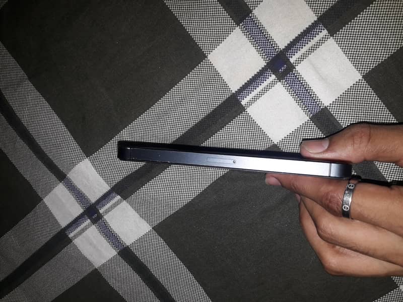 Apple iPhone 5 4
