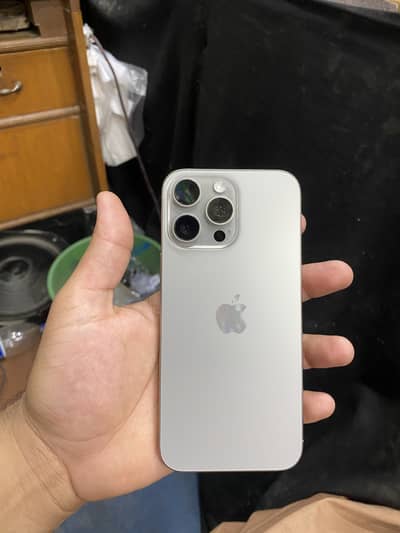 Apple iPhone 16 Pro Max