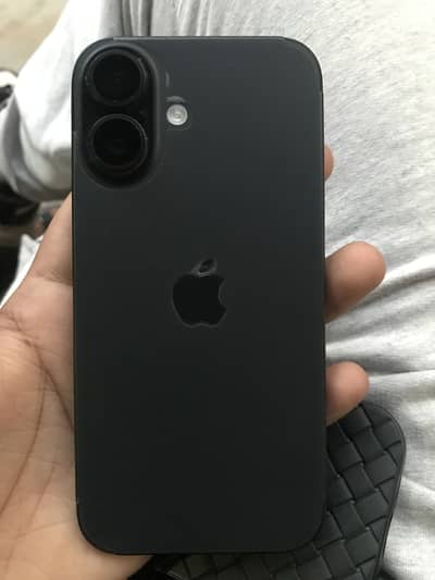 Apple iPhone 16 Rs 1.35