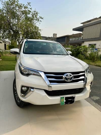 Toyota fourtuner 2018 4x4 total gunine b tu b 32k mileage
