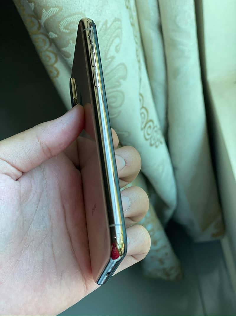 iphone xs 1