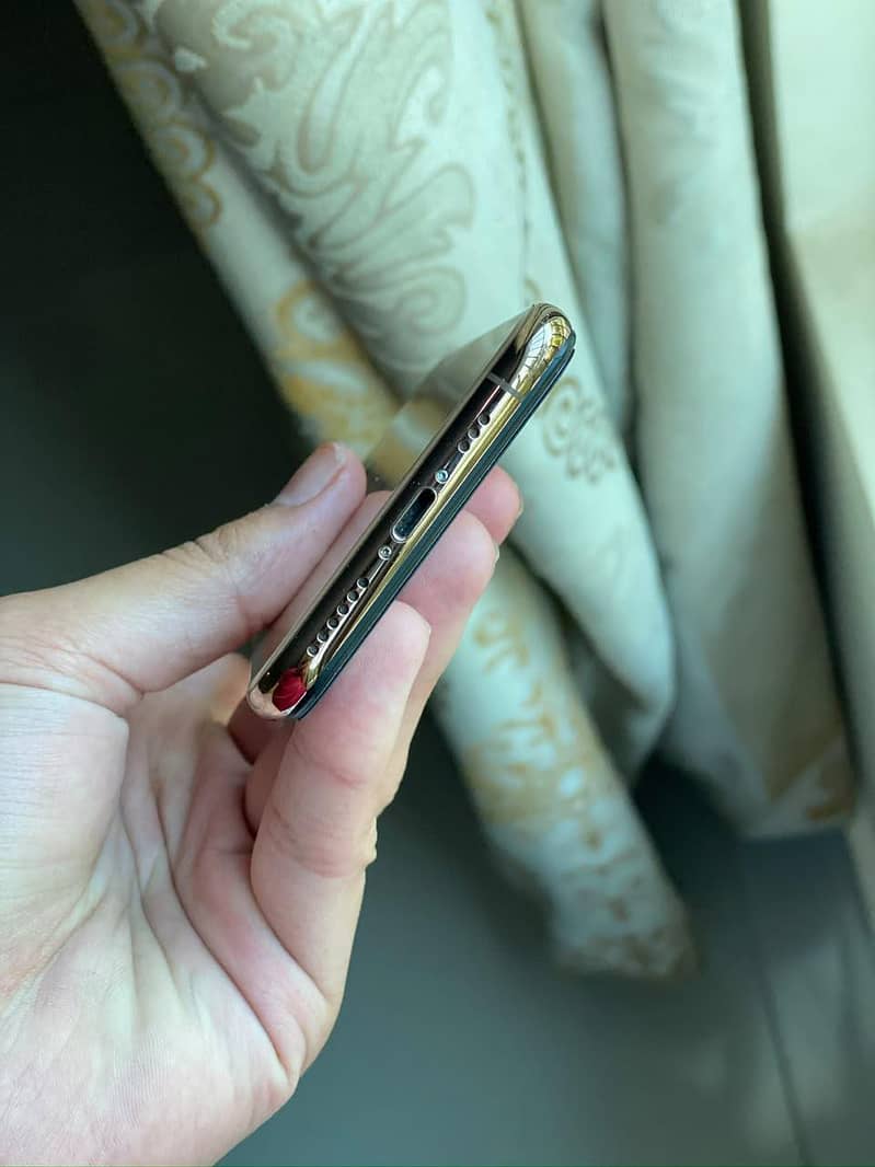 iphone xs 2