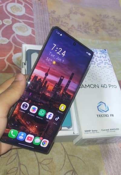 Tecno CAMON 40 Pro
