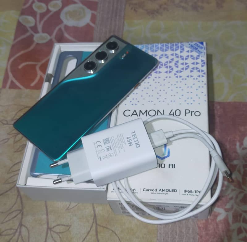 Tecno CAMON 40 Pro 1