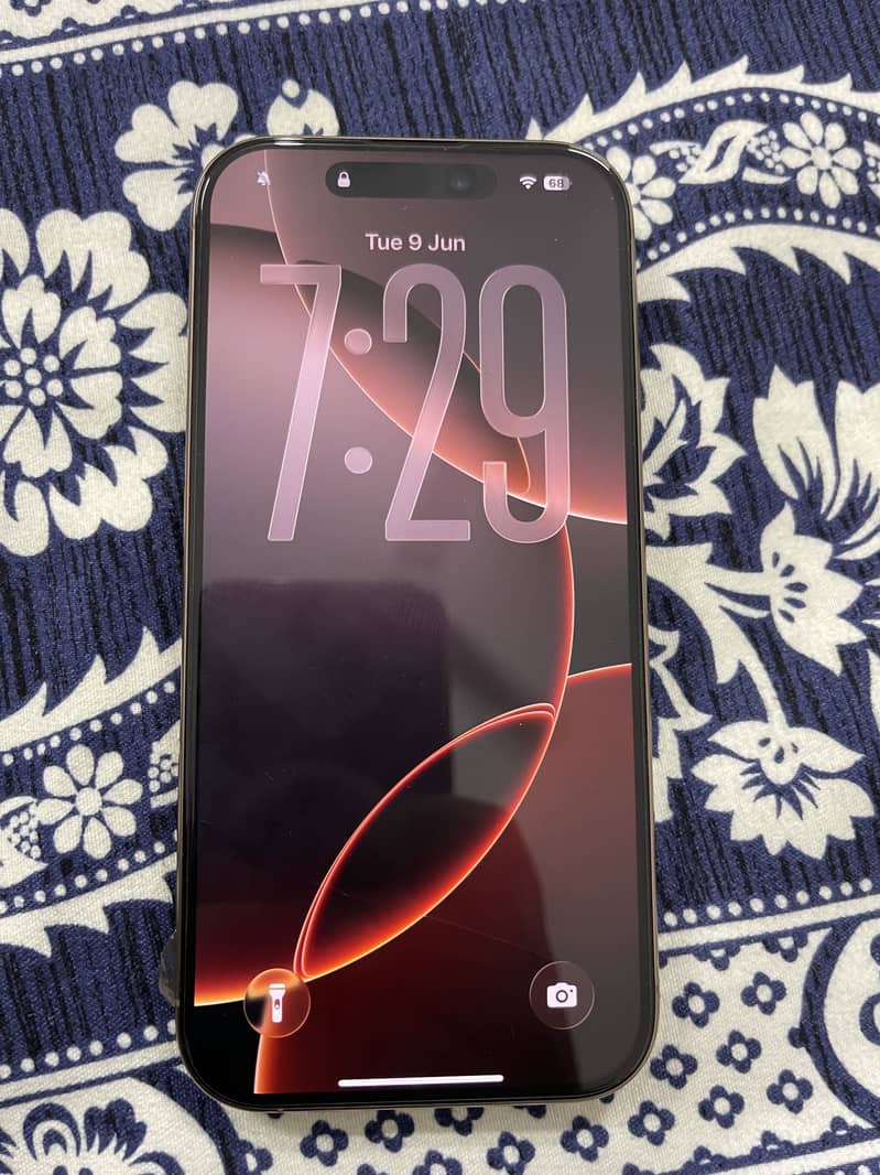 Apple iPhone 16 Pro 1