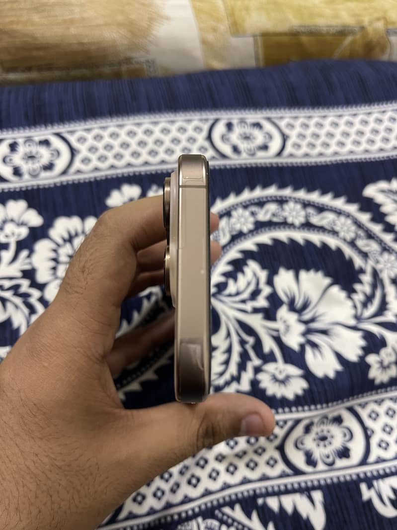 Apple iPhone 16 Pro 5