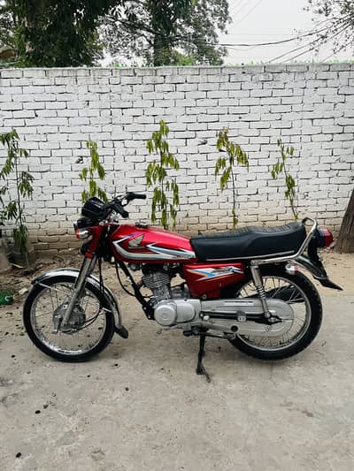 Honda CG 125 2015 model 10/10 condition 15model best for 2018 2019