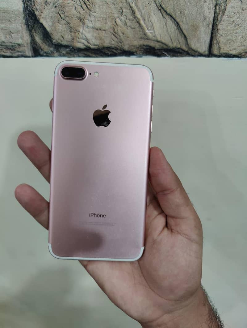 Apple iPhone 7 Plus 0