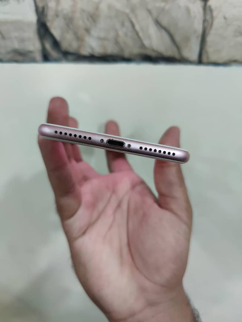Apple iPhone 7 Plus 3