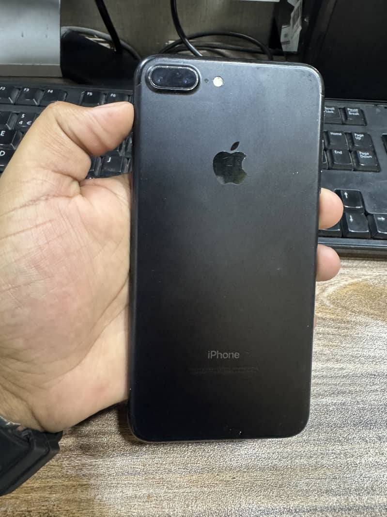 Apple iPhone 7 Plus 0