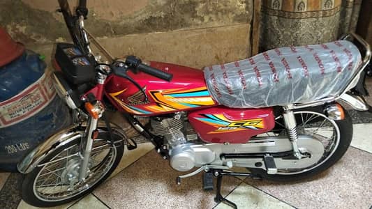 Honda cg 125 red