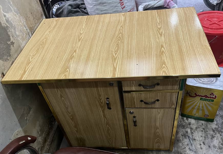 Computer Table 1