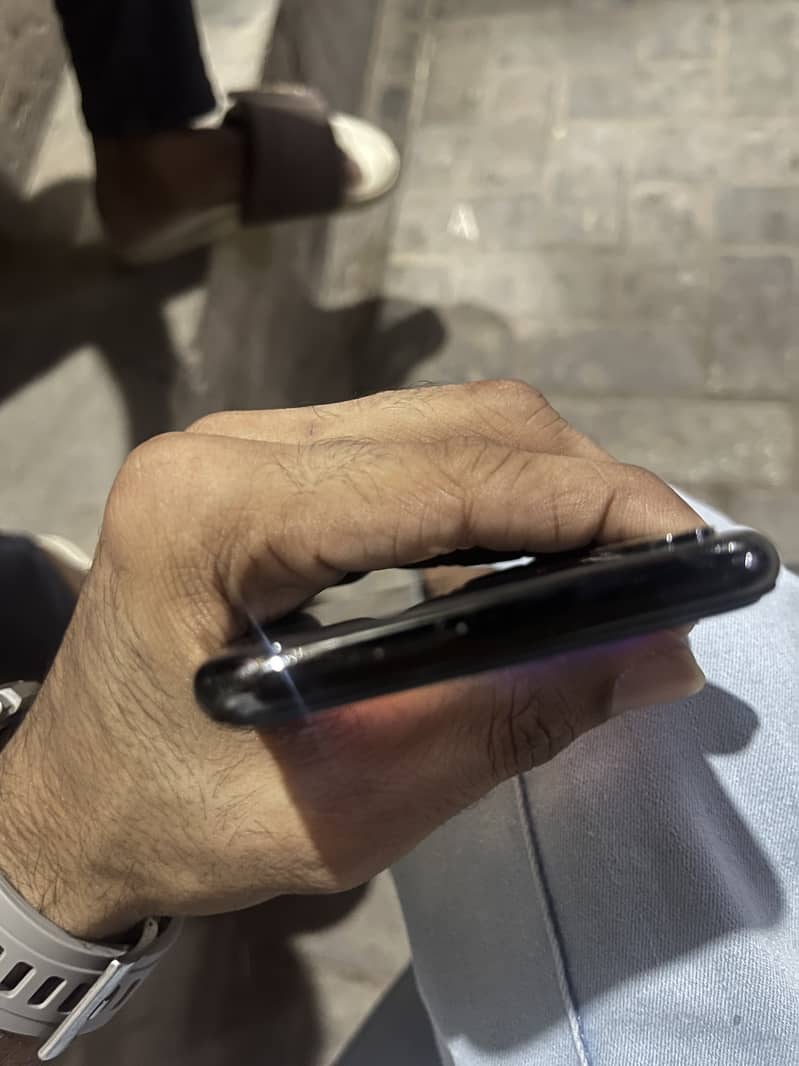 Apple iPhone X 3