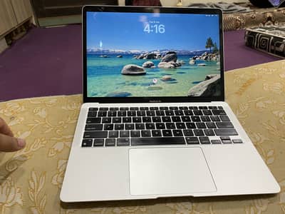 Mack book m1 8GB ram, 256GB SSD, with original charger and box