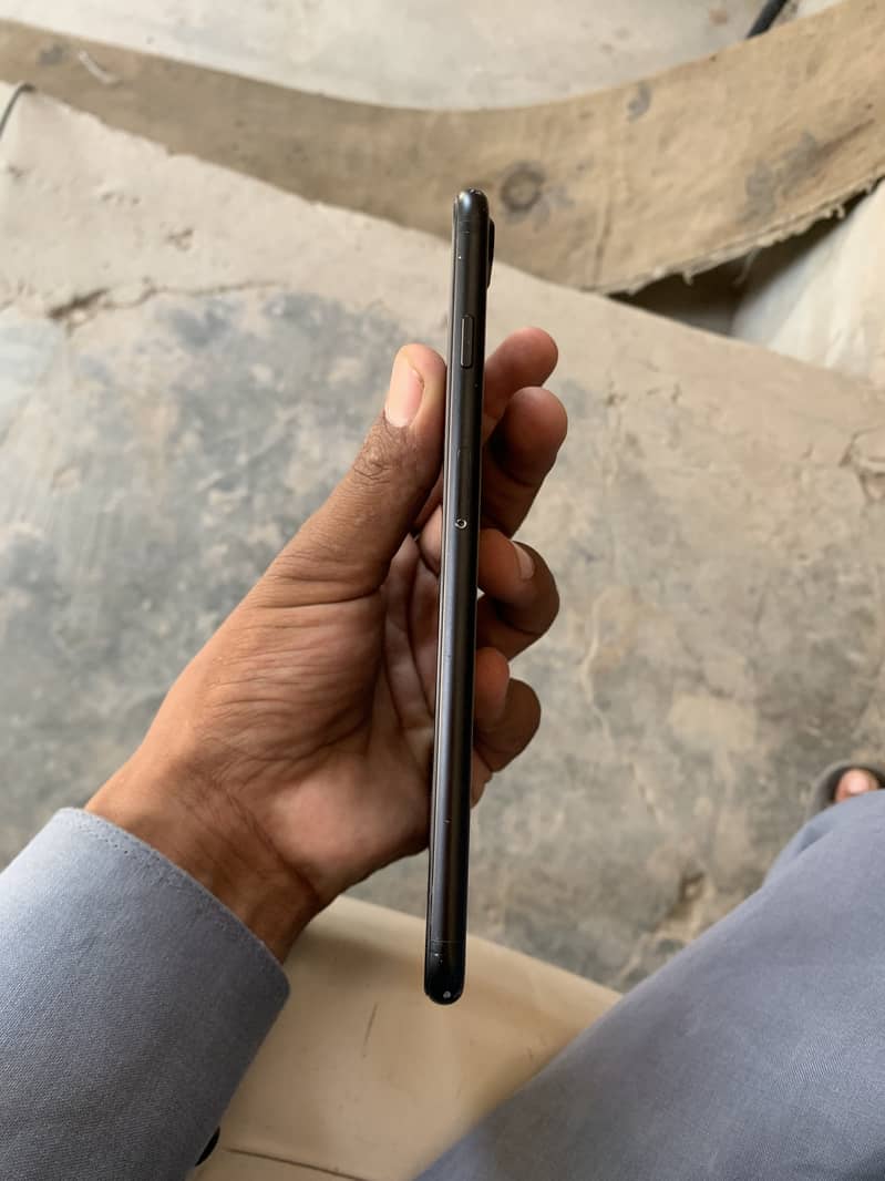 Apple iPhone 7 Plus 0