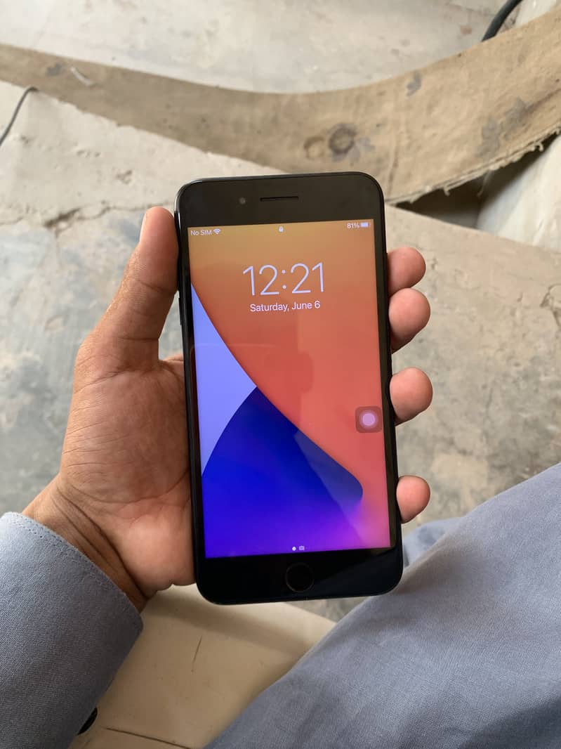 Apple iPhone 7 Plus 2