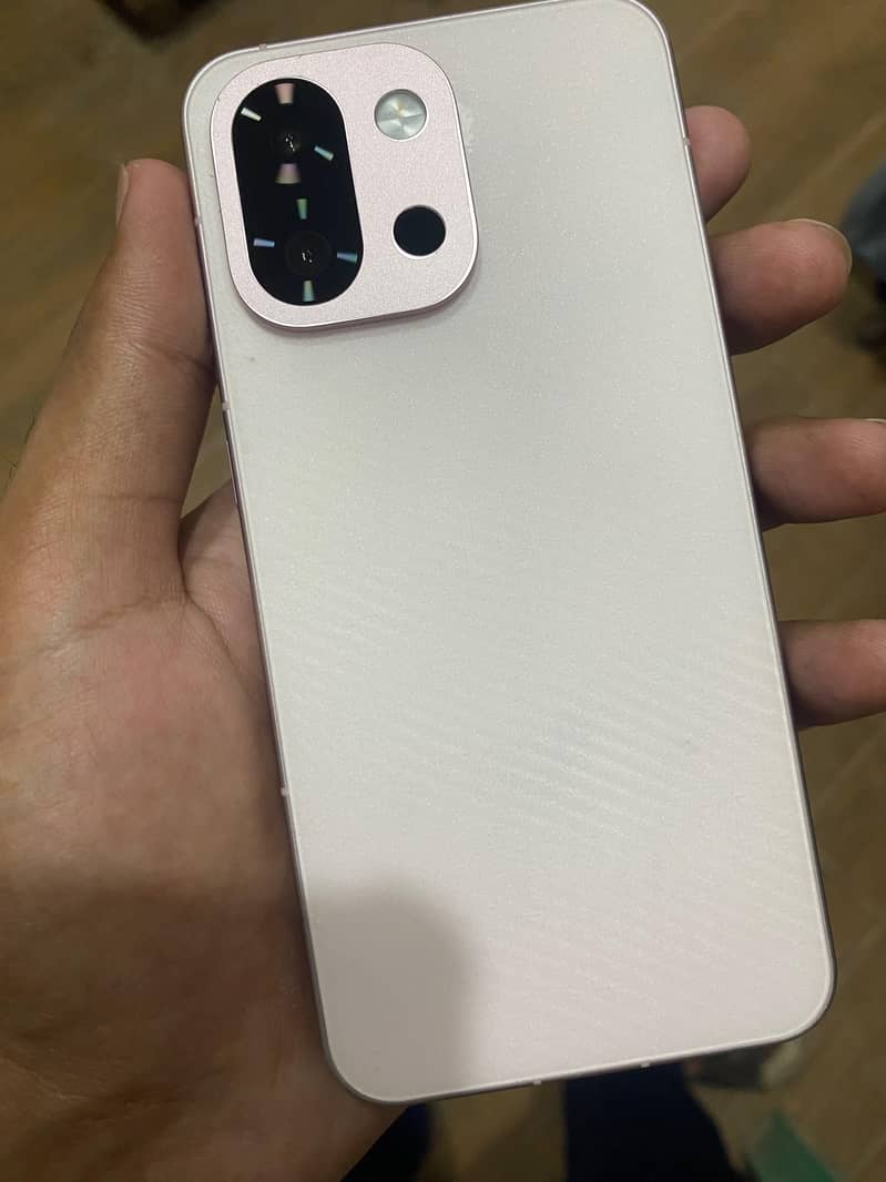 One Plus 13s 1