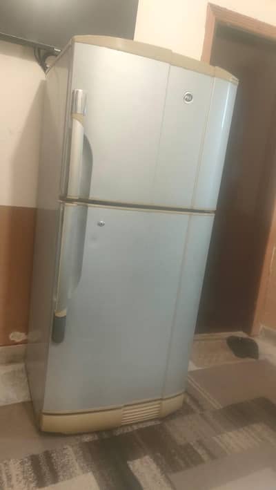 Refrigerator used in gud condition 9/10