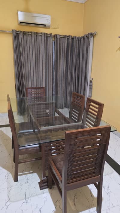 Used 6 chair Dining Table Set