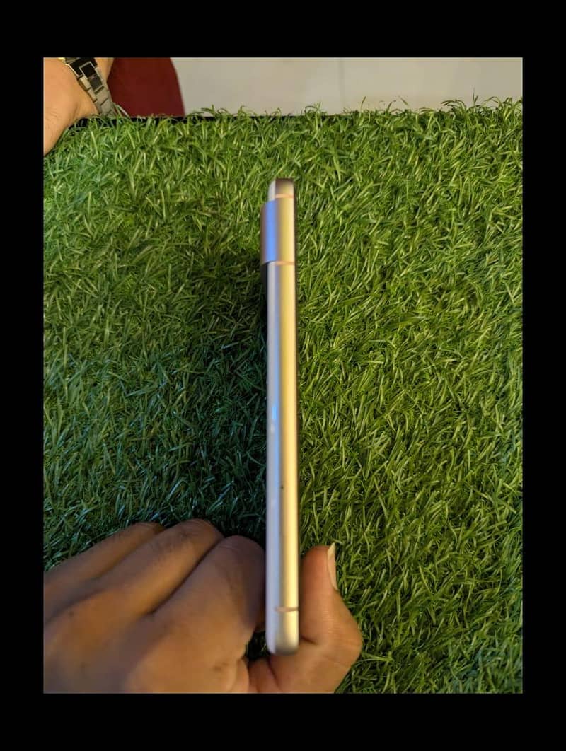 Google Pixel 8 2