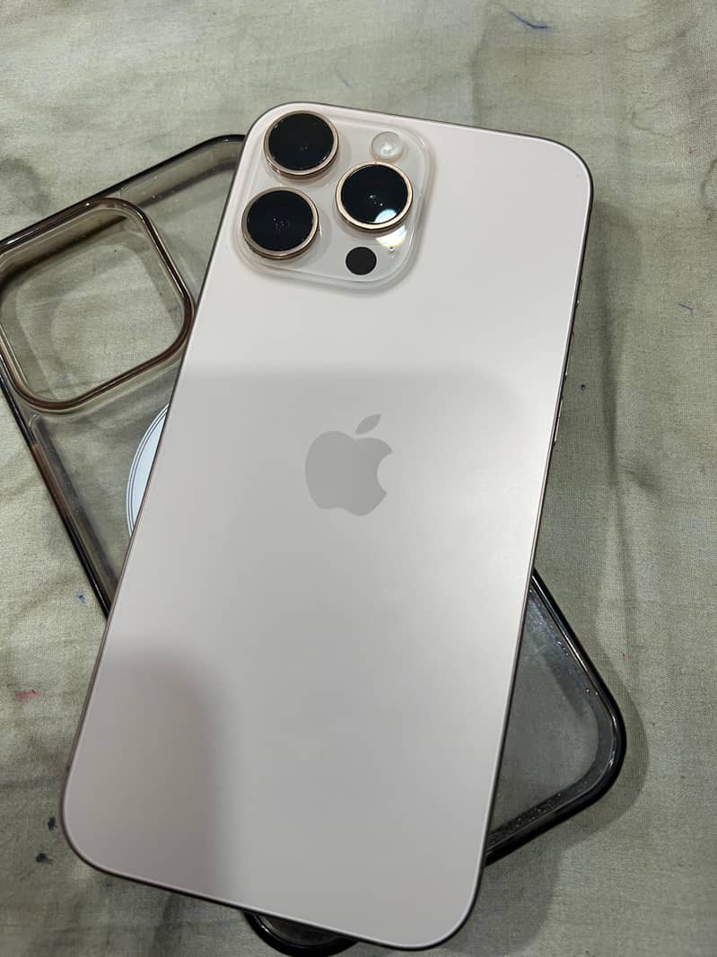 Apple iPhone 16 Pro Max 0