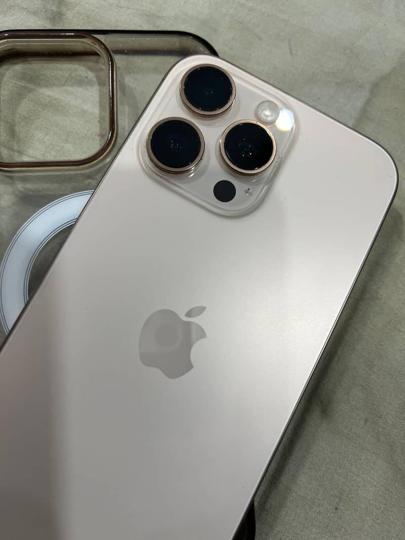 Apple iPhone 16 Pro Max 2