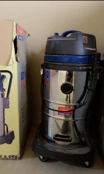 Vacuum cleaner wet and dry