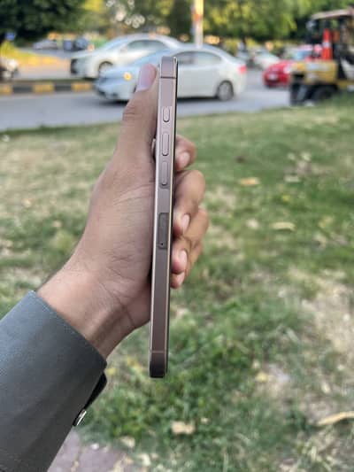 Apple iPhone 16 Pro Max 256GB – Desert Titanium